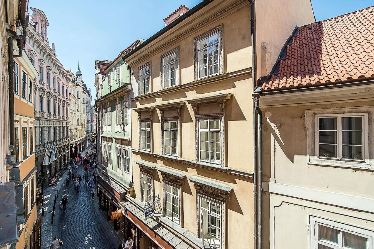 Newly Renovated 1-Bed Apartment At Charles Bridge — Photos 2